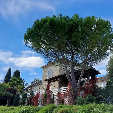 בית נופש Domaine De Larroucau