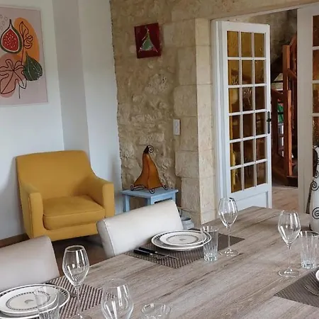 בית נופש Domaine De Larroucau Jegun