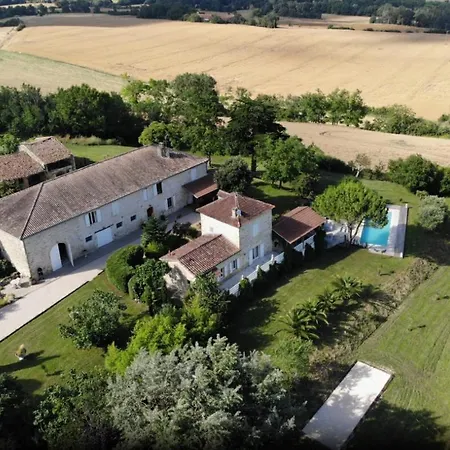 בית נופש Domaine De Larroucau Jegun